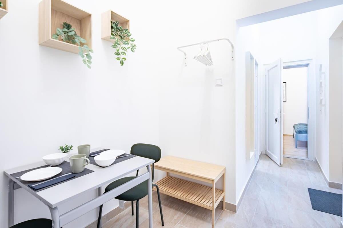 Central - New - Comfy Ac Studio Budapesta Exterior foto