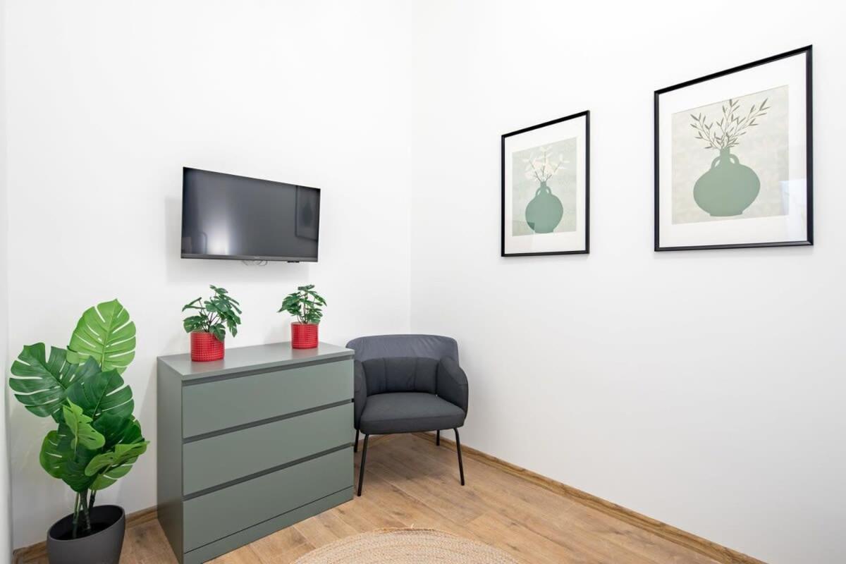 Central - New - Comfy Ac Studio Budapesta Exterior foto