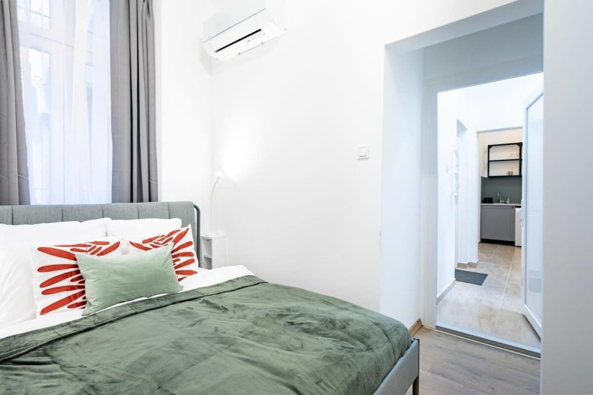 Central - New - Comfy Ac Studio Budapesta Exterior foto
