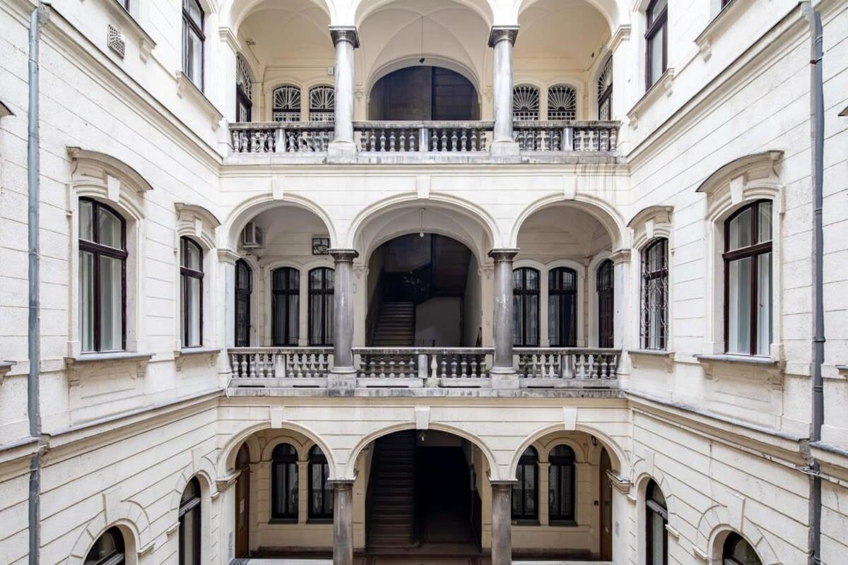 Central - New - Comfy Ac Studio Budapesta Exterior foto